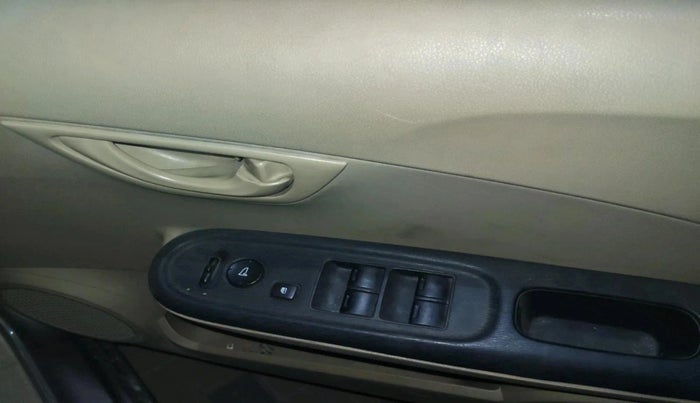 2014 Honda Brio S MT, CNG, Manual, 1,16,344 km, interior