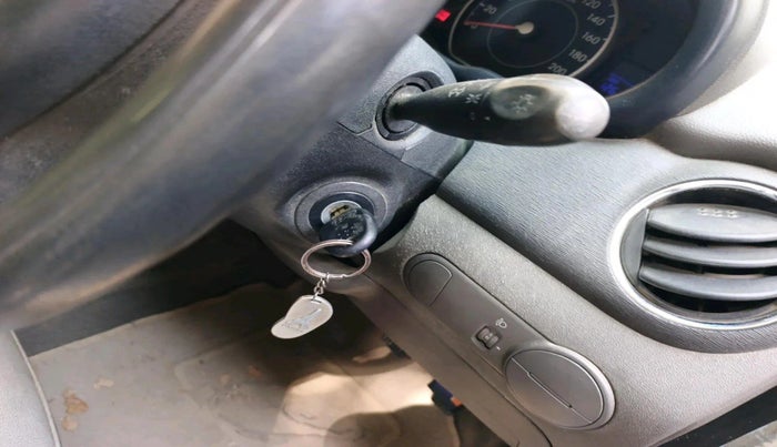 2011 Hyundai i10 MAGNA 1.2, Petrol, Manual, 1,26,117 km, interior