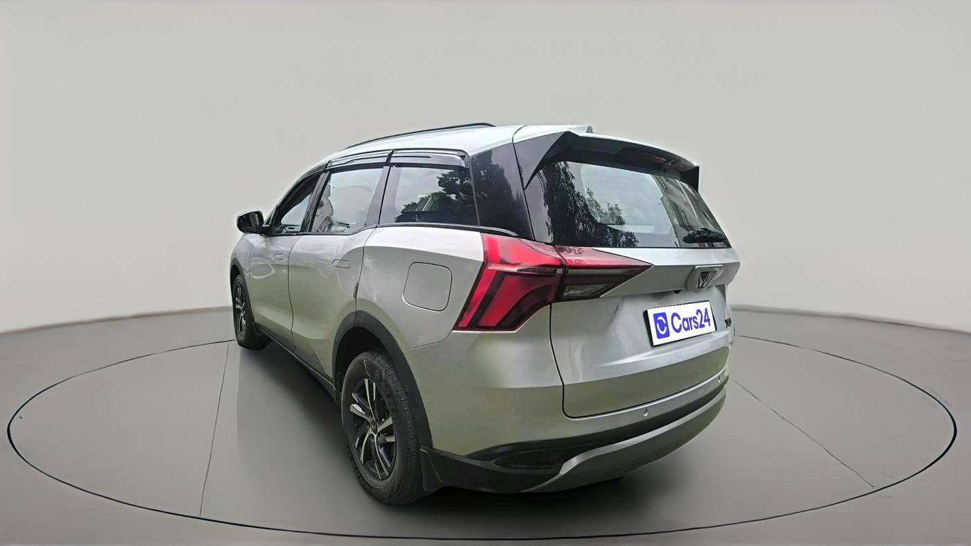 2022 Mahindra XUV700 AX 3 P MT 5 STR, Petrol, Manual, 33,068 km, exterior