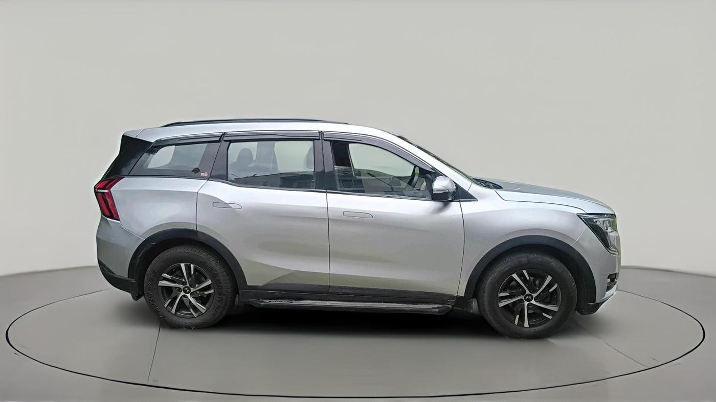 2022 Mahindra XUV700 AX 3 P MT 5 STR, Petrol, Manual, 33,068 km, exterior