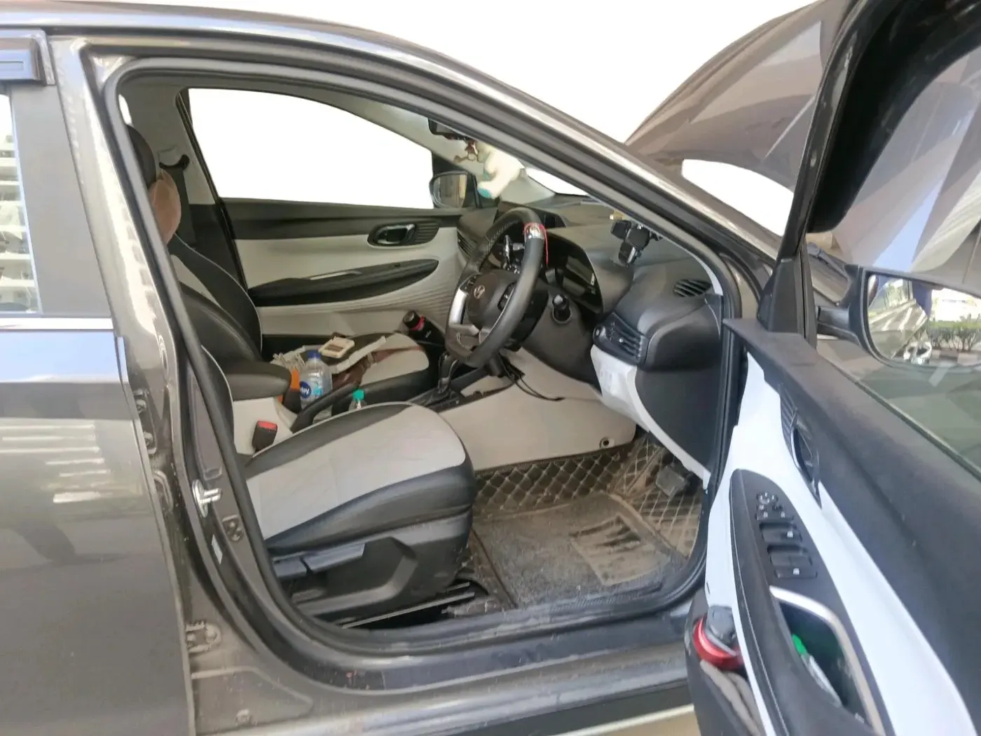 2024 Hyundai NEW I20 ASTA (O) 1.2 IVT, Petrol, Automatic, 26,167 km, interior
