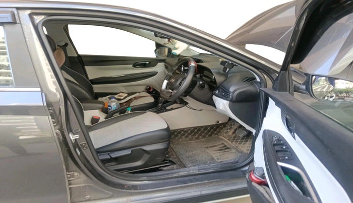 2024 Hyundai NEW I20 ASTA (O) 1.2 IVT, Petrol, Automatic, 26,167 km, interior