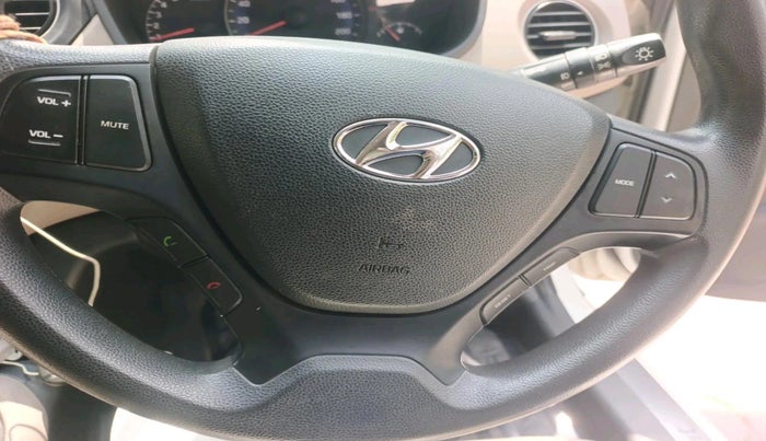 2016 Hyundai Xcent S 1.2 SPECIAL EDITION, Petrol, Manual, 75,584 km, interior