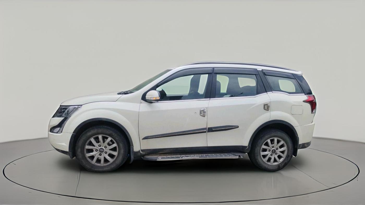 2021 Mahindra XUV500 W9, Diesel, Manual, 1,05,584 km, exterior