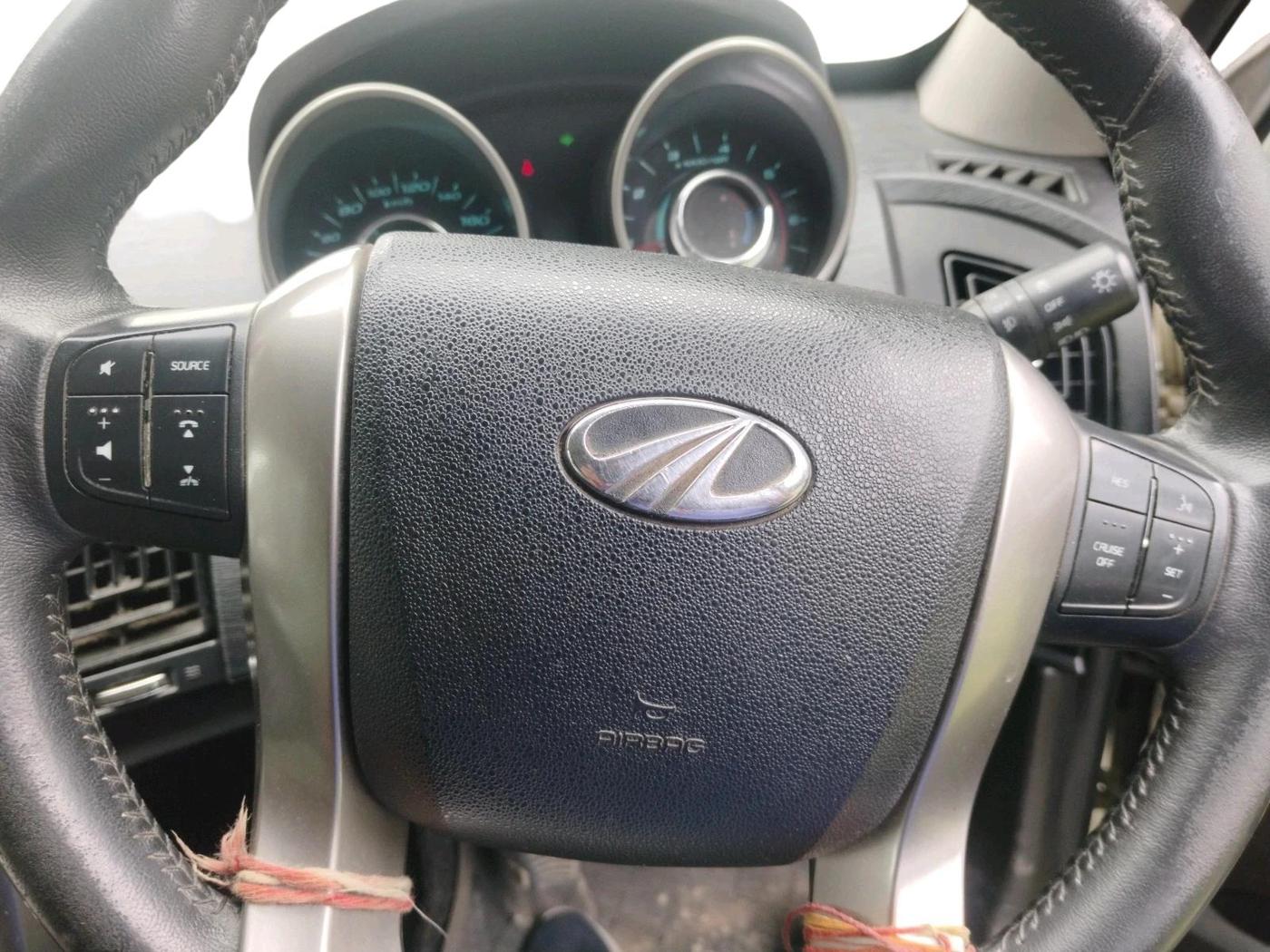 2021 Mahindra XUV500 W9, Diesel, Manual, 1,05,584 km, interior
