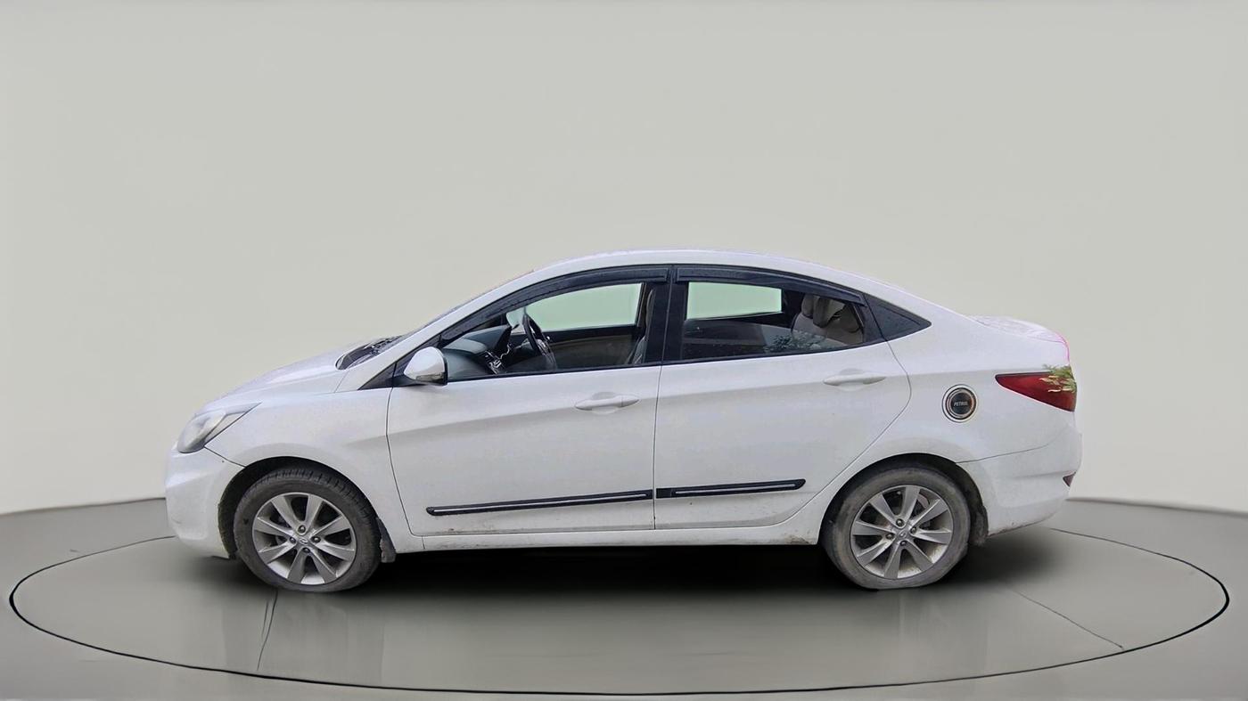 2011 Hyundai Verna FLUIDIC 1.6 VTVT SX, Petrol, Manual, 97,840 km, exterior