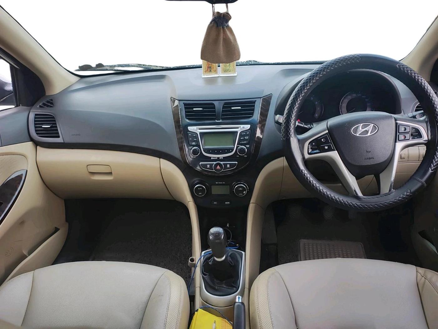 2011 Hyundai Verna FLUIDIC 1.6 VTVT SX, Petrol, Manual, 97,840 km, interior