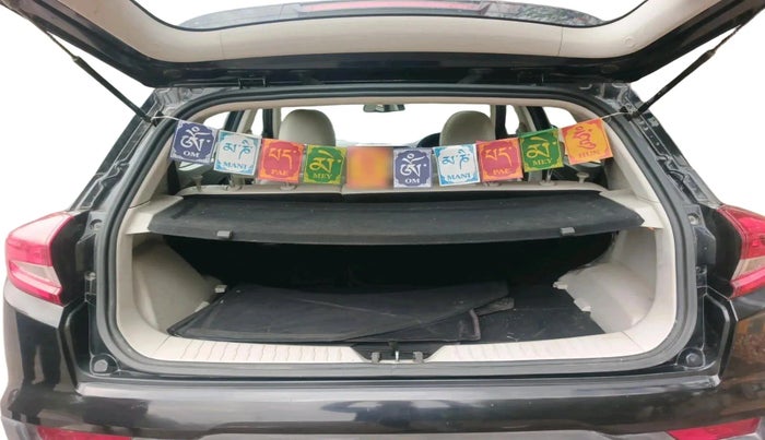 2020 Mahindra XUV300 W8 (O) 1.2 PETROL, Petrol, Manual, 52,581 km, exterior