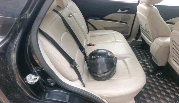 2020 Mahindra XUV300 W8 (O) 1.2 PETROL, Petrol, Manual, 52,581 km, interior
