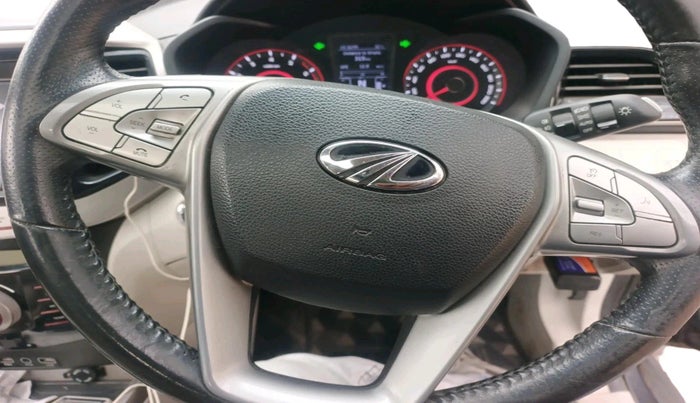 2020 Mahindra XUV300 W8 (O) 1.2 PETROL, Petrol, Manual, 52,581 km, interior