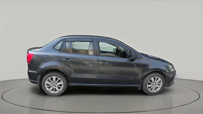 2017 Volkswagen Ameo HIGHLINE1.2L, Petrol, Manual, 68,257 km, exterior