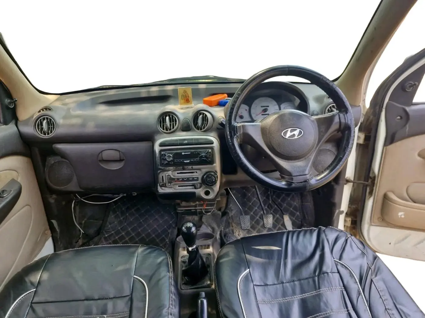 2014 Hyundai Santro Xing GL PLUS, Petrol, Manual, 1,34,953 km, interior