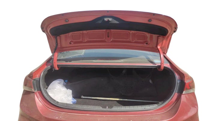 2018 Hyundai Verna 1.6 VTVT SX O, CNG, Manual, 77,094 km, exterior