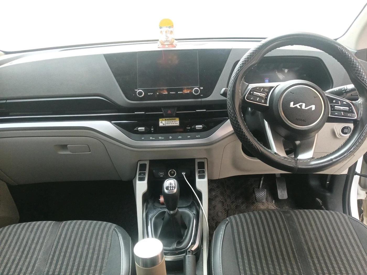 2023 KIA CARENS PRESTIGE PLUS 1.5 PETROL IMT 7 STR, Petrol, Manual, 33,891 km, interior