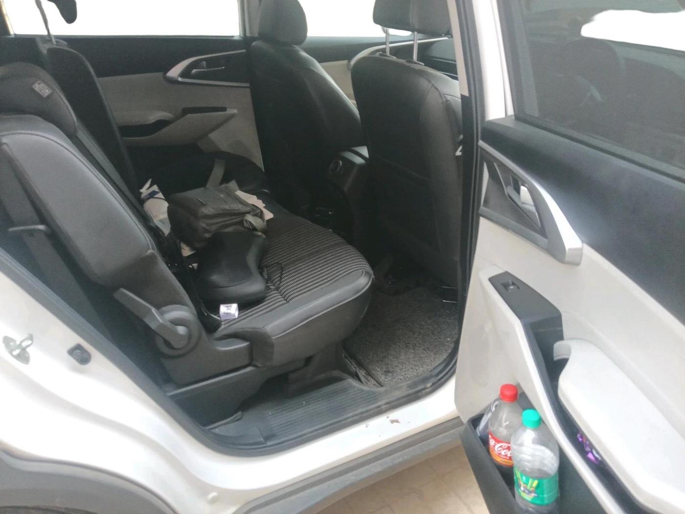 2023 KIA CARENS PRESTIGE PLUS 1.5 PETROL IMT 7 STR, Petrol, Manual, 33,891 km, interior