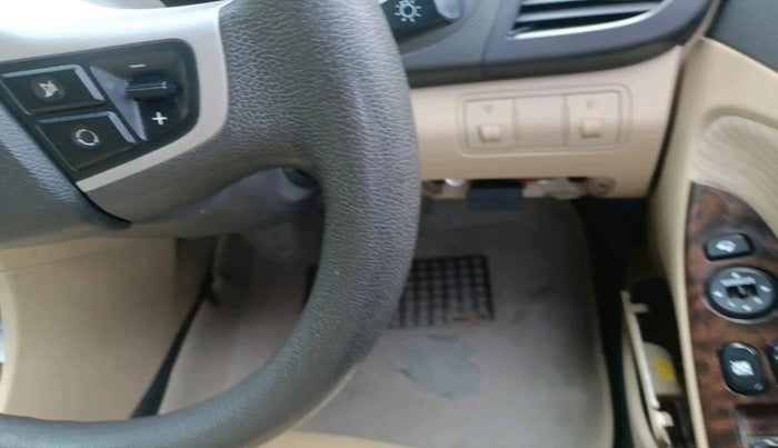 2013 Hyundai Verna FLUIDIC 1.6 VTVT EX, Petrol, Manual, 82,771 km, interior
