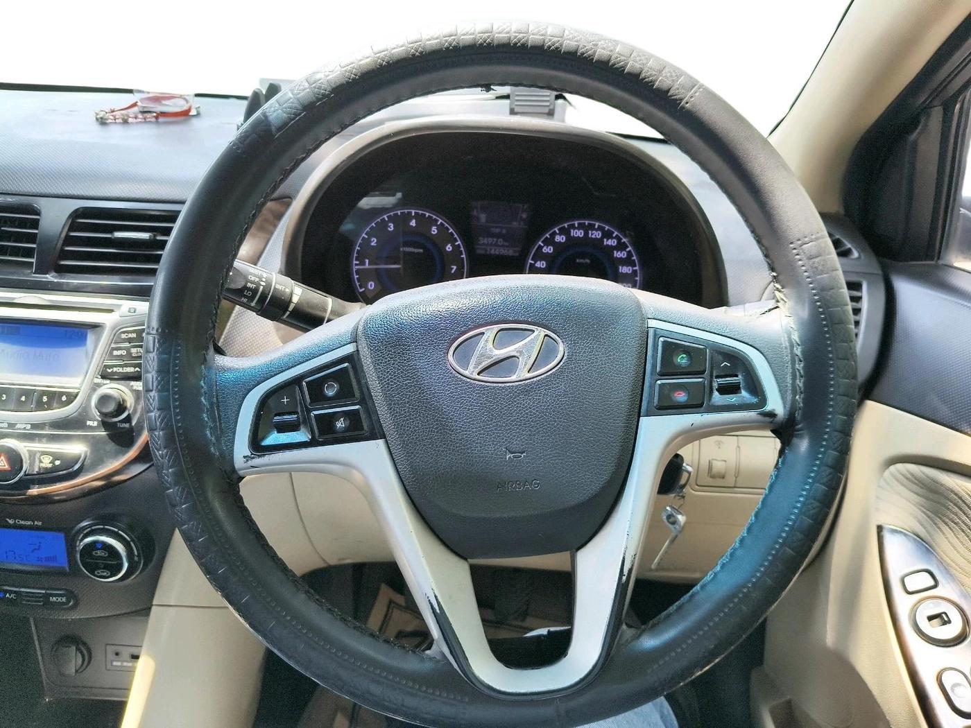 2013 Hyundai Verna FLUIDIC 1.6 VTVT SX, Petrol, Manual, 1,44,968 km, interior