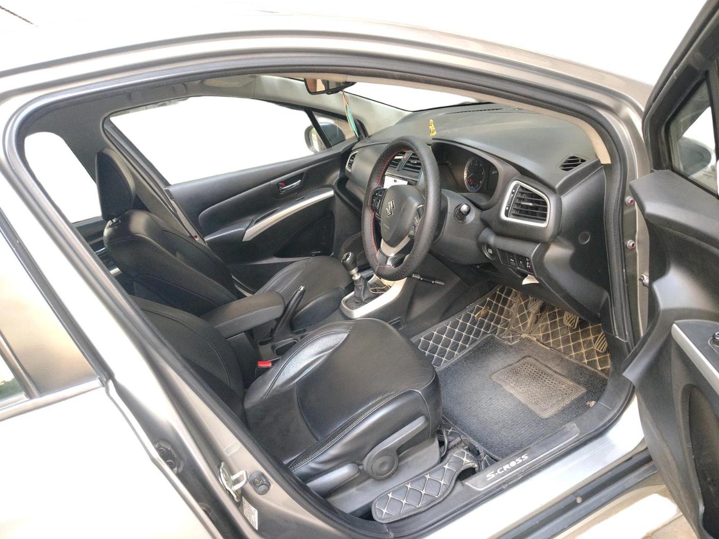 2016 Maruti S Cross ALPHA 1.6, Diesel, Manual, 90,353 km, interior