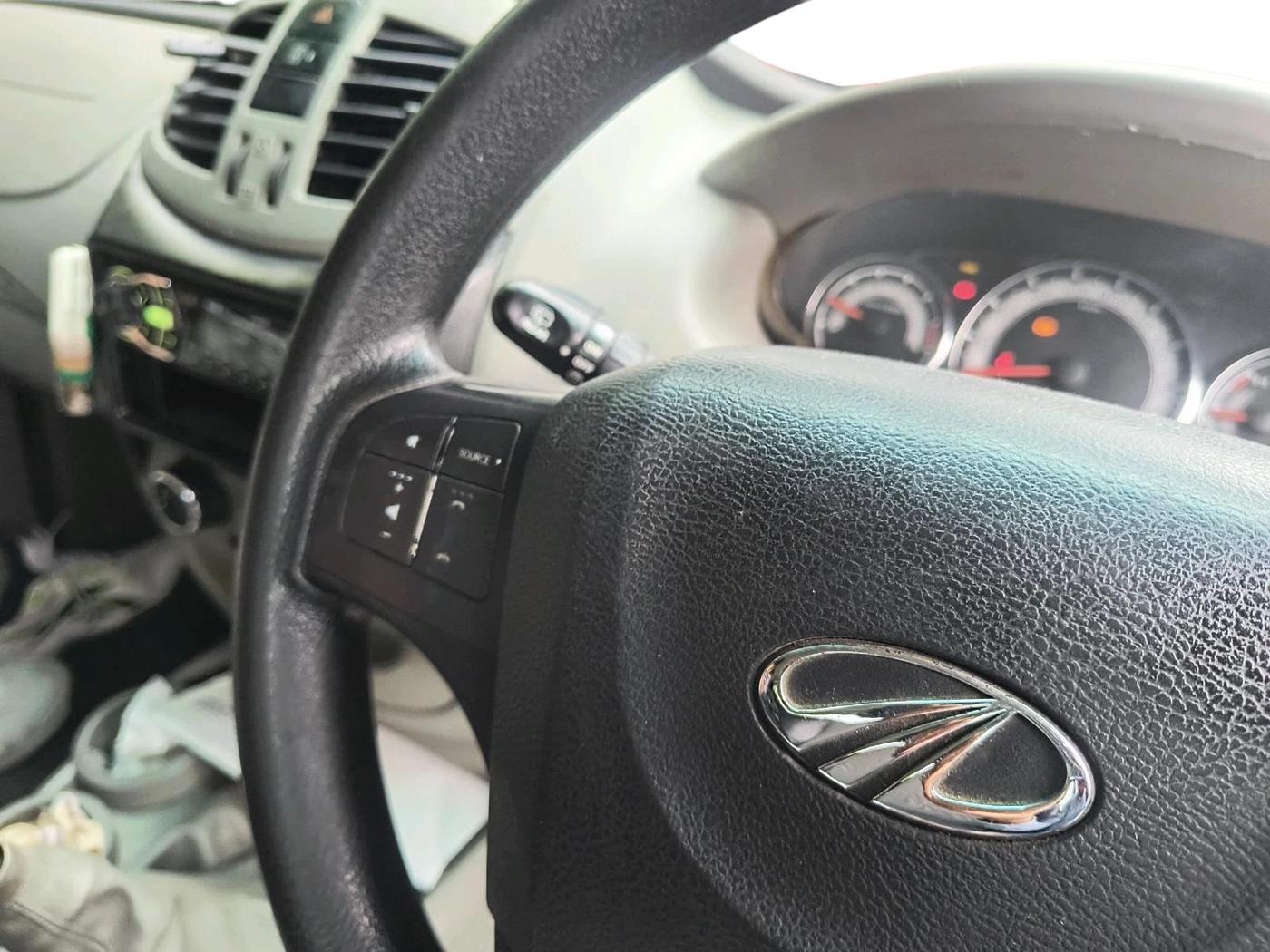 2016 Mahindra NUVOSPORT N8, Diesel, Manual, 1,26,151 km, interior
