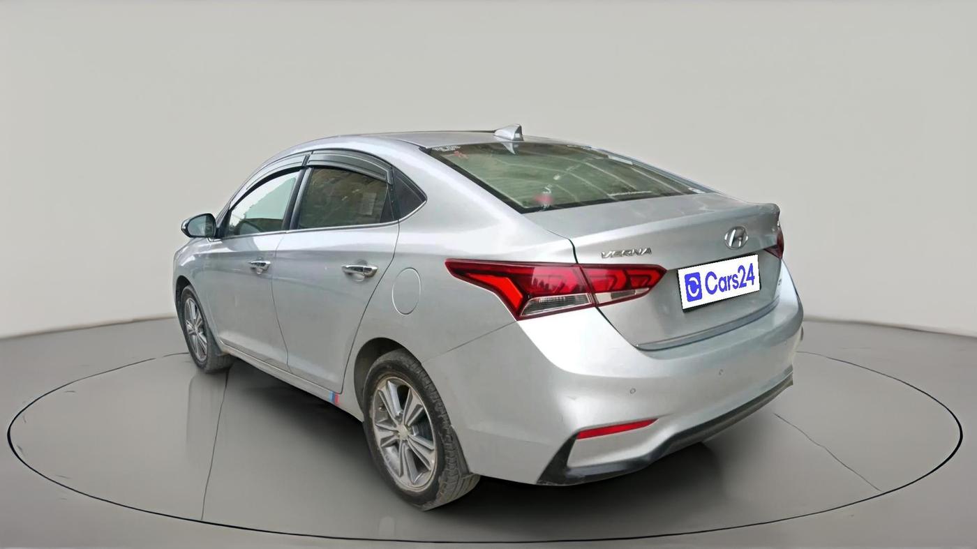 2018 Hyundai Verna 1.6 CRDI SX, Diesel, Manual, 1,70,279 km, exterior