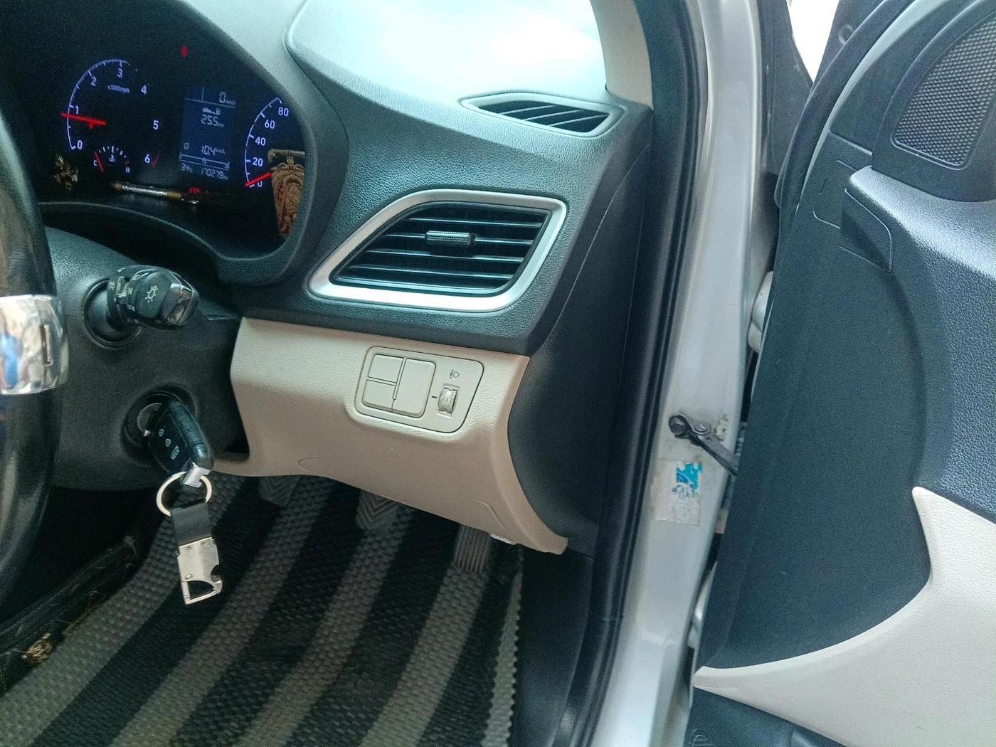 2018 Hyundai Verna 1.6 CRDI SX, Diesel, Manual, 1,70,279 km, interior