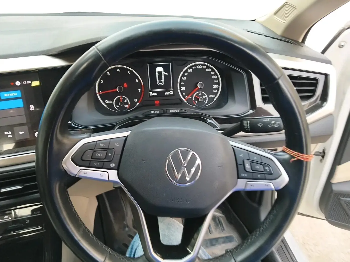 2022 Volkswagen VIRTUS HIGHLINE TSI 1.0 MT, Petrol, Manual, 29,166 km, interior
