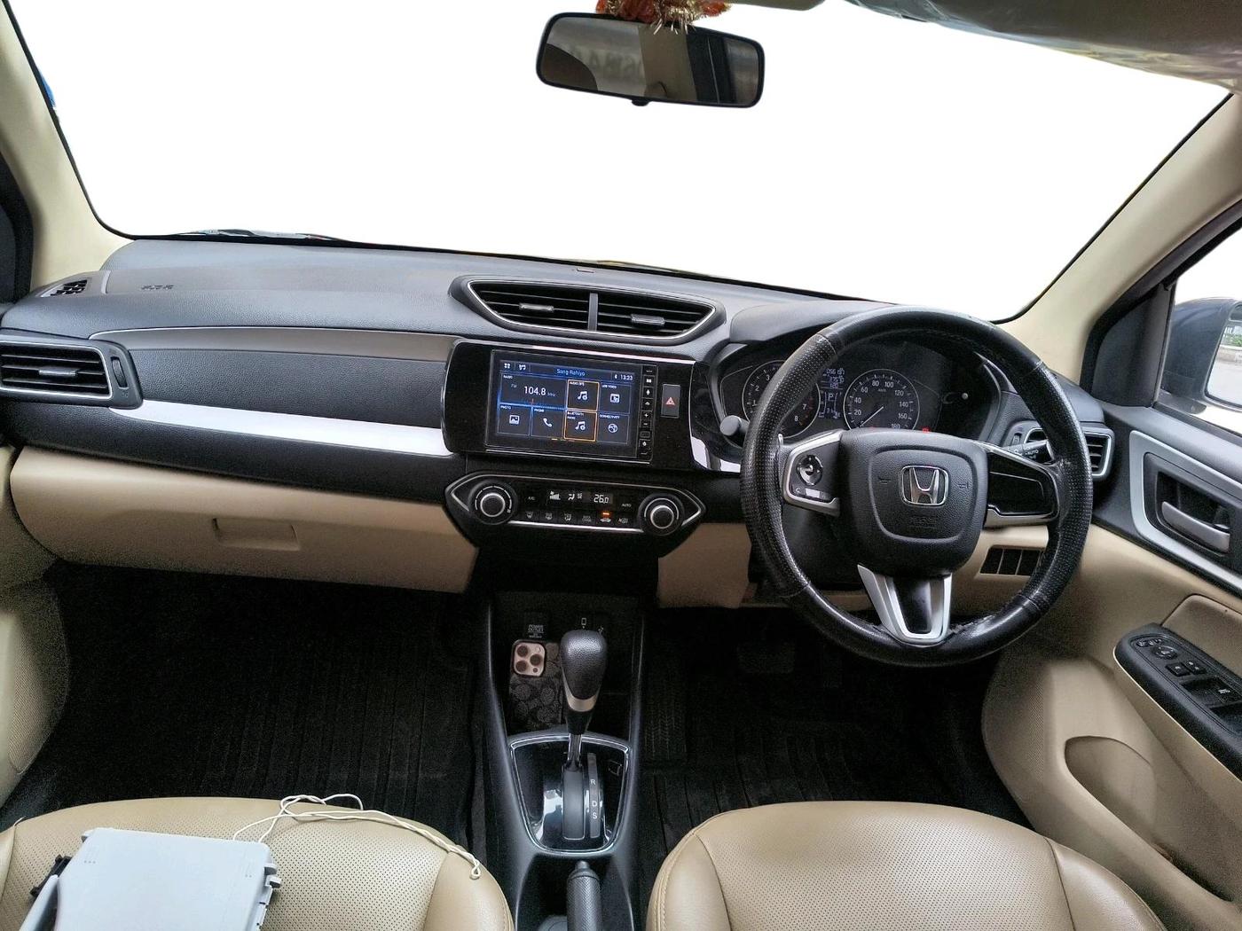 2023 Honda Amaze 1.2L I-VTEC VX CVT, Petrol, Automatic, 56,197 km, interior