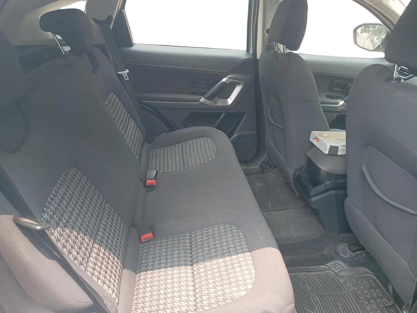 2019 Tata Harrier XM 2.0L KRYOTEC, Diesel, Manual, 1,62,485 km, interior