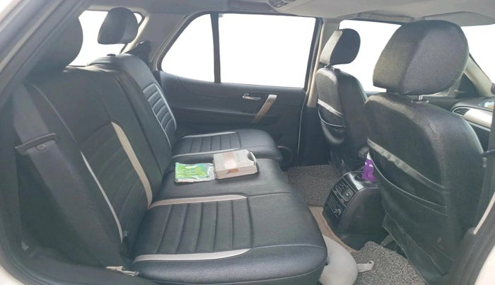 2016 Tata Safari Storme 2.2 EX 4X2, Diesel, Manual, 1,40,085 km, interior