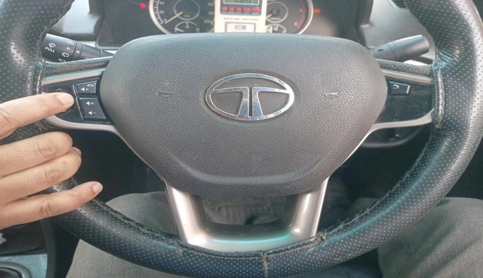 2016 Tata Safari Storme 2.2 EX 4X2, Diesel, Manual, 1,40,085 km, interior