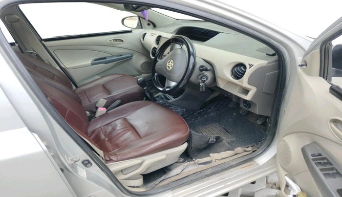 2015 Toyota Etios Liva G, Petrol, Manual, 99,742 km, interior