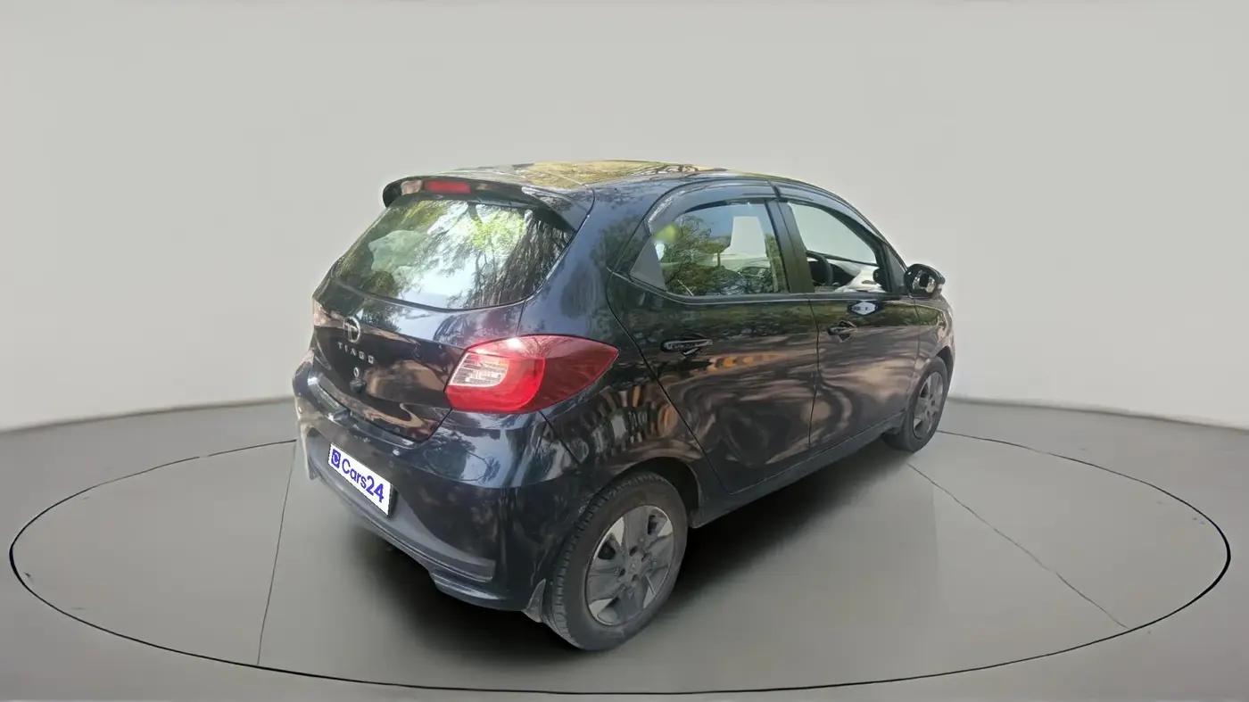 2025 Tata Tiago XTA PETROL, Petrol, Automatic, 7,749 km, exterior