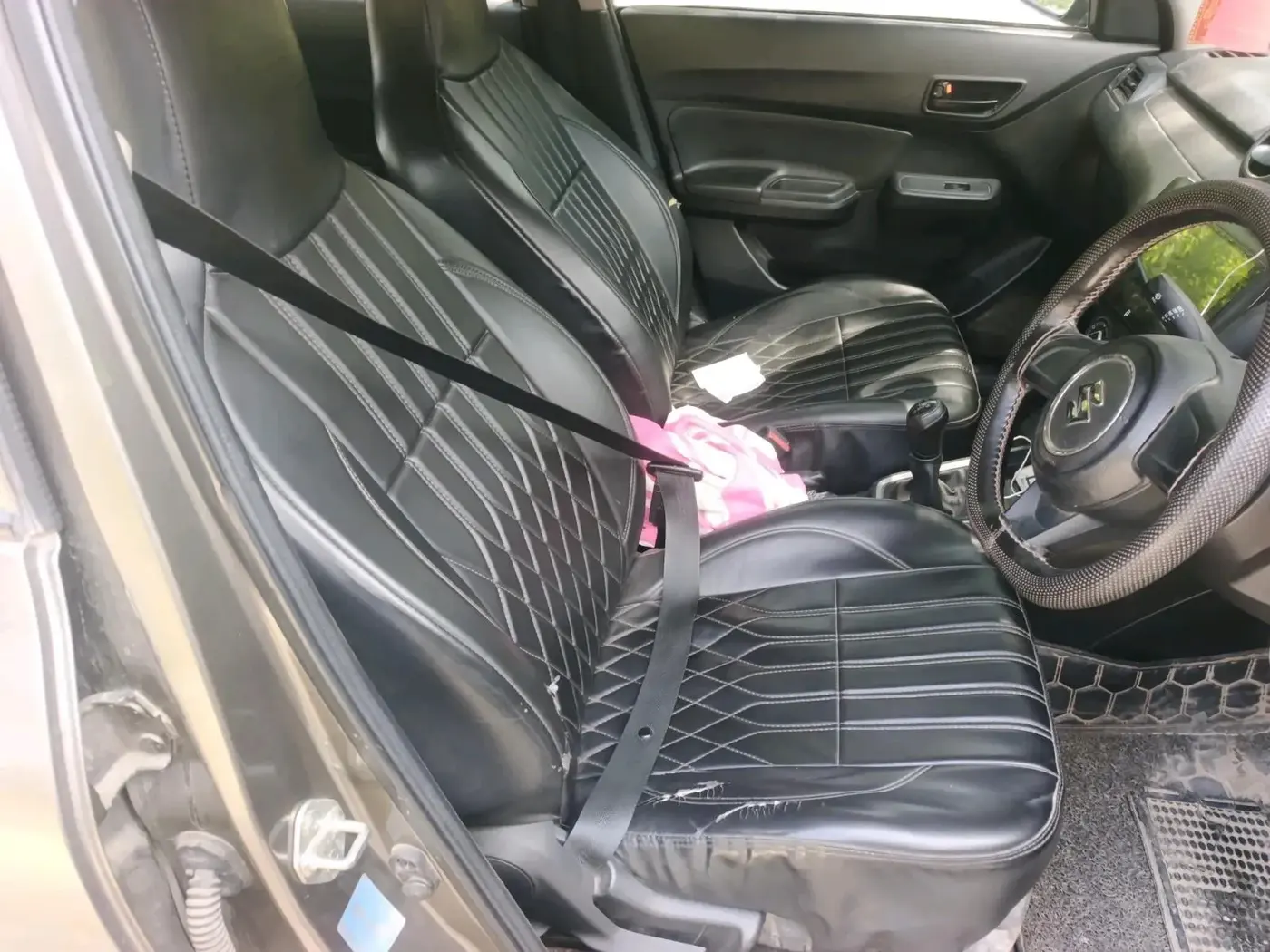 2022 Maruti Swift LXI, Petrol, Manual, 43,986 km, interior