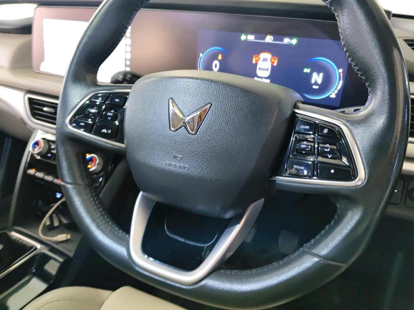 2021 Mahindra XUV700 AX 7 P MT 7 STR, Petrol, Manual, 54,944 km, interior