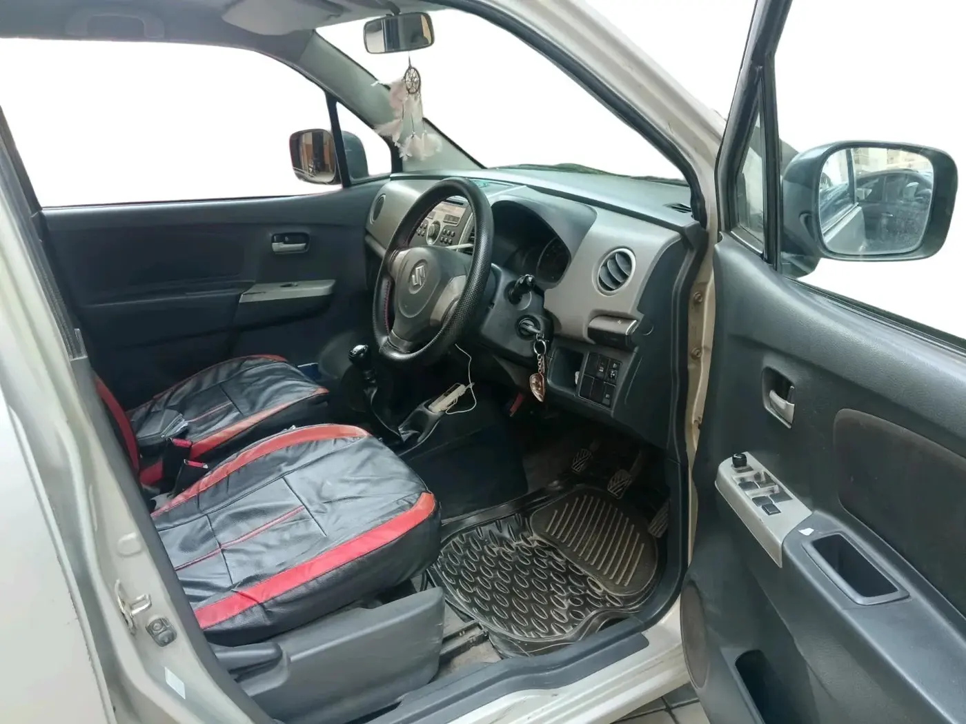 2011 Maruti Wagon R 1.0 VXI, Petrol, Manual, 1,42,521 km, interior