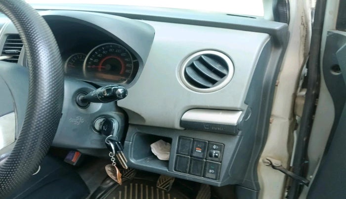 2011 Maruti Wagon R 1.0 VXI, Petrol, Manual, 1,42,521 km, interior
