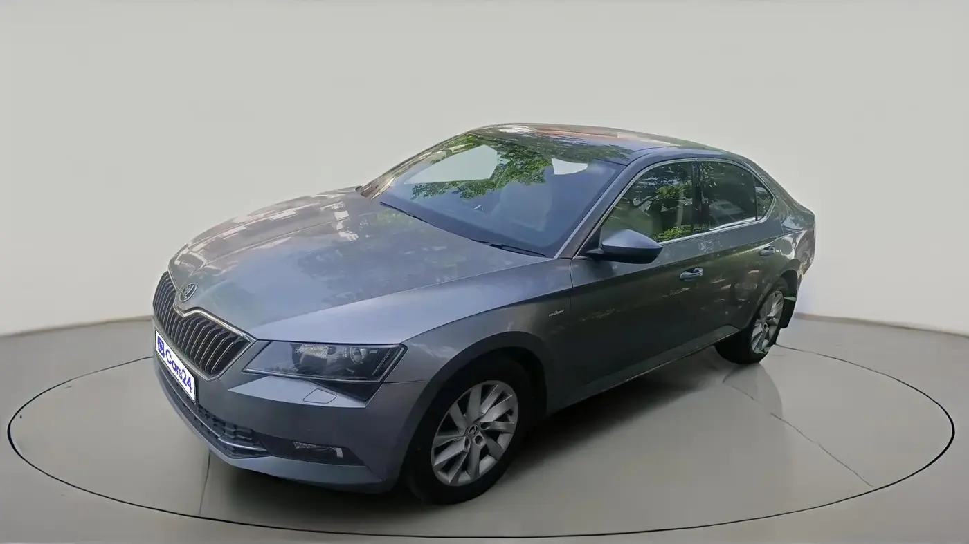 2017 Skoda Superb L&K 1.8 TSI AT, Petrol, Automatic, 1,38,688 km, exterior