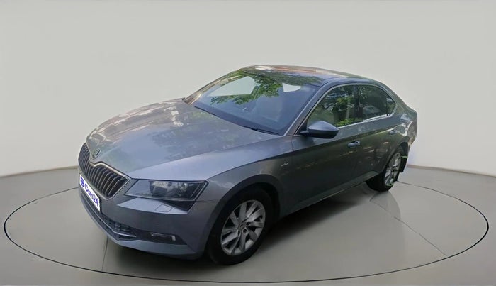 2017 Skoda Superb L&K 1.8 TSI AT, Petrol, Automatic, 1,38,688 km, exterior
