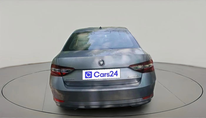 2017 Skoda Superb L&K 1.8 TSI AT, Petrol, Automatic, 1,38,688 km, exterior