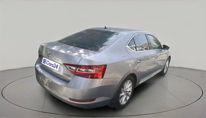 2017 Skoda Superb L&K 1.8 TSI AT, Petrol, Automatic, 1,38,688 km, exterior