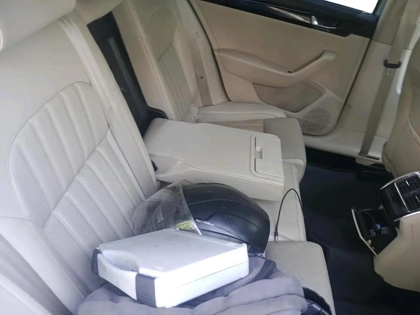 2017 Skoda Superb L&K 1.8 TSI AT, Petrol, Automatic, 1,38,688 km, interior
