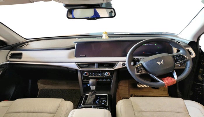 2024 Mahindra XUV700 AX 7 LUXURY D AWD AT 7 STR, Diesel, Automatic, 37,031 km, interior