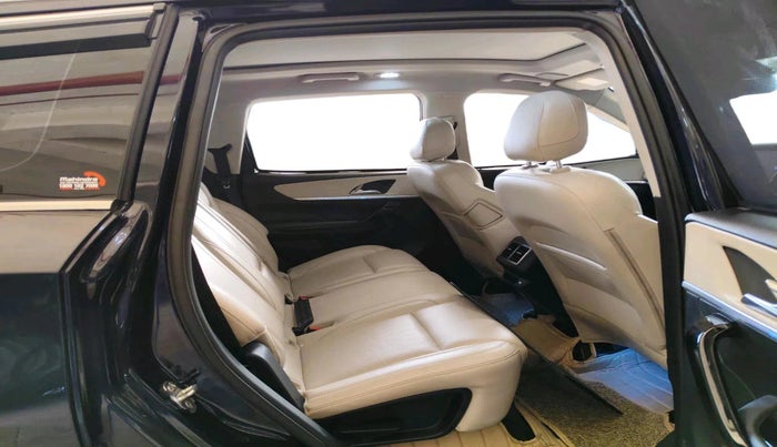 2024 Mahindra XUV700 AX 7 LUXURY D AWD AT 7 STR, Diesel, Automatic, 37,031 km, interior