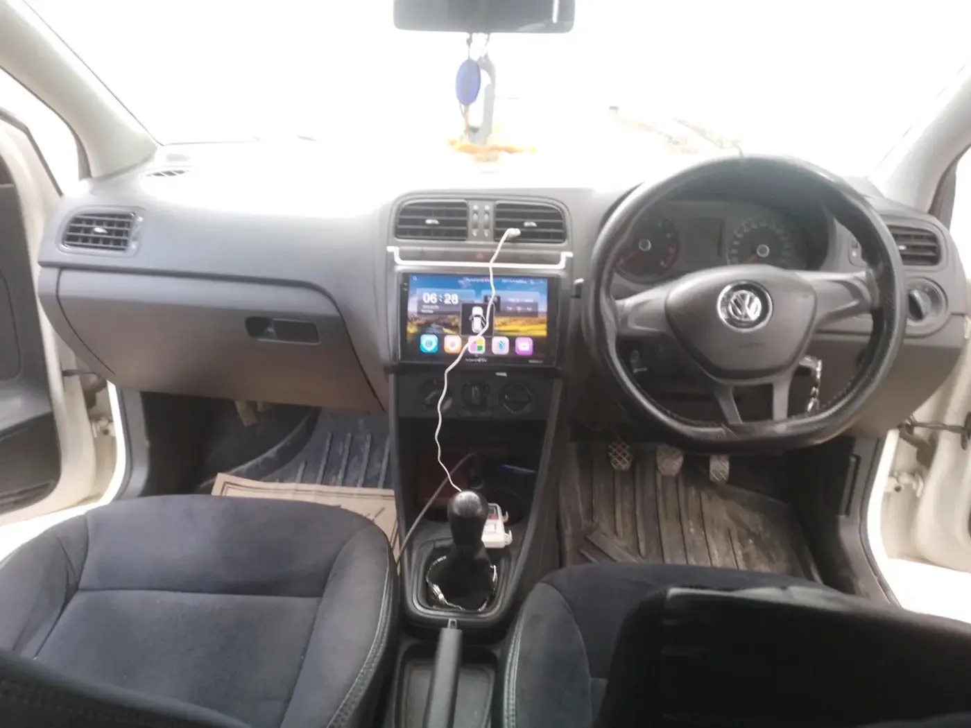 2017 Volkswagen Ameo COMFORTLINE 1.2L, CNG, Manual, 83,596 km, interior