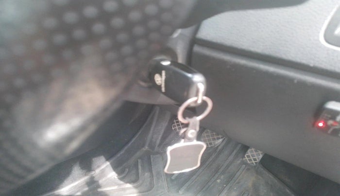 2017 Volkswagen Ameo COMFORTLINE 1.2L, CNG, Manual, 83,596 km, interior