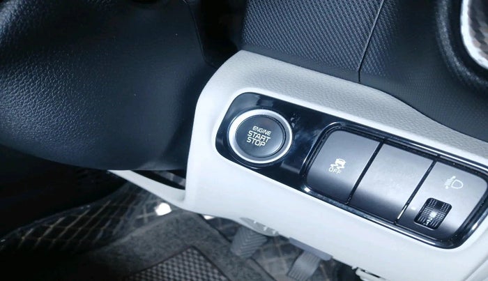 2021 KIA SONET HTX 1.0 IMT, Petrol, Manual, 26,238 km, interior