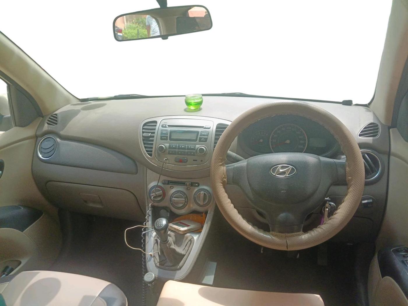 2011 Hyundai i10 MAGNA 1.2, CNG, Manual, 1,08,791 km, interior