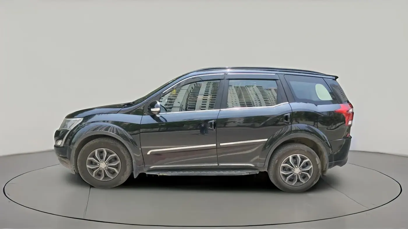 2020 Mahindra XUV500 W7, Diesel, Manual, 1,09,200 km, exterior