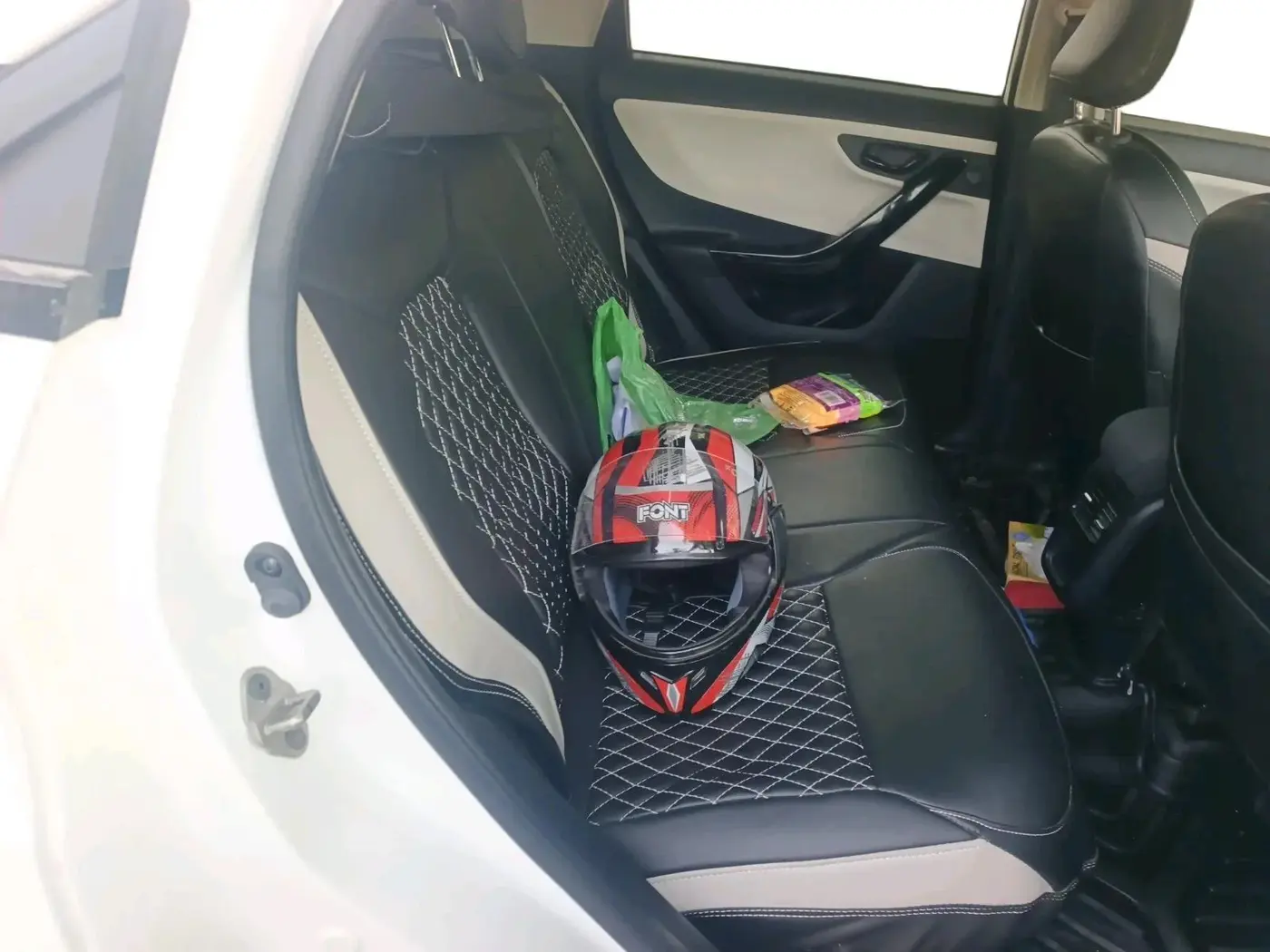 2025 Tata NEXON CREATIVE 1.2 PETROL, Petrol, Manual, 13,307 km, interior