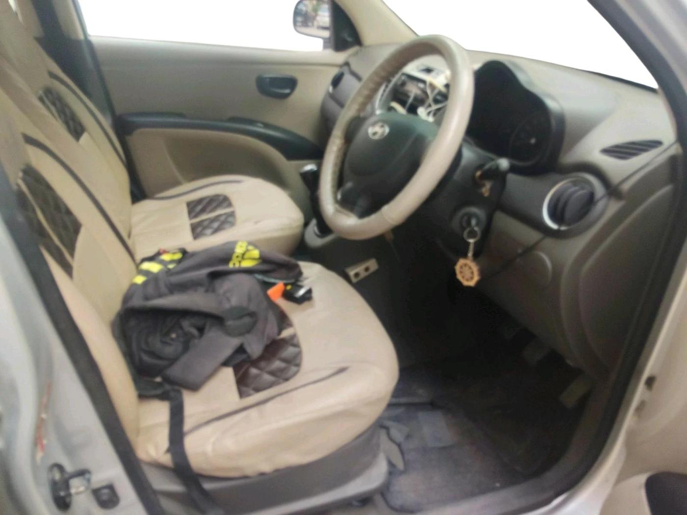 2015 Hyundai i10 MAGNA 1.1, Petrol, Manual, 81,189 km, interior